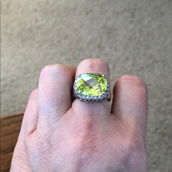 Peridot color and CZ ring silver tone Sz 7 - Picture 6 of 8